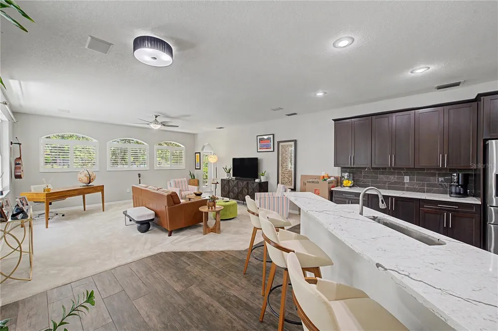 9402 HUNTERS POND DRIVE Tampa, FL 33647