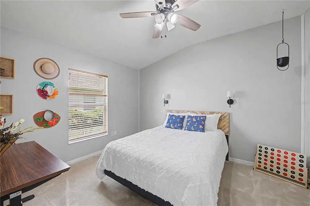 9402 HUNTERS POND DRIVE Tampa, FL 33647