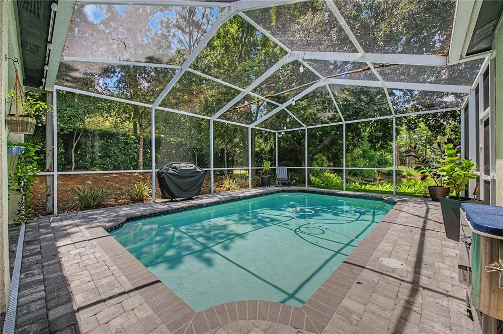 9402 HUNTERS POND DRIVE Tampa, FL 33647