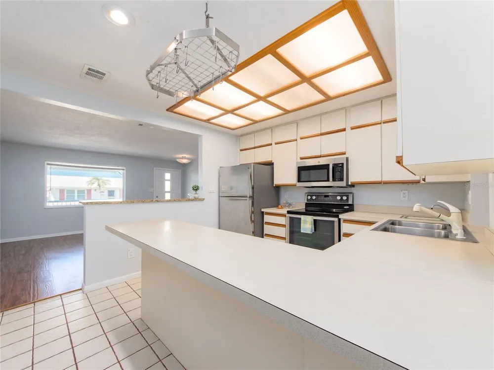 9157 140TH WAY Seminole, FL 33776