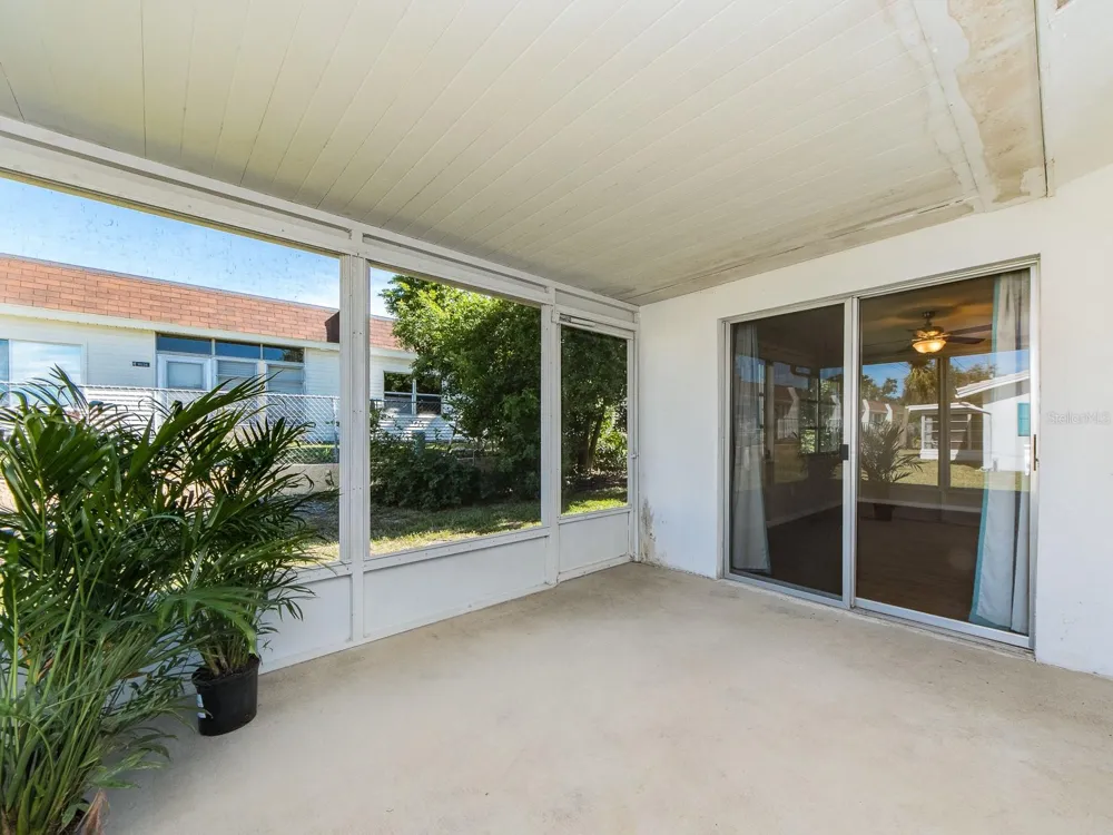 9157 140TH WAY Seminole, FL 33776