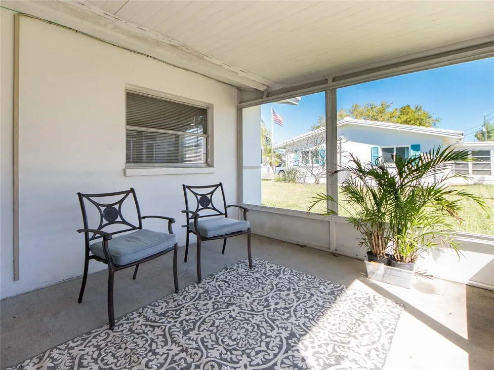 9157 140TH WAY Seminole, FL 33776