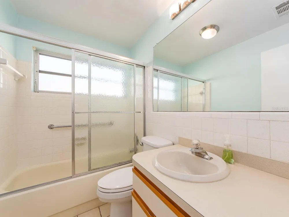 9157 140TH WAY Seminole, FL 33776