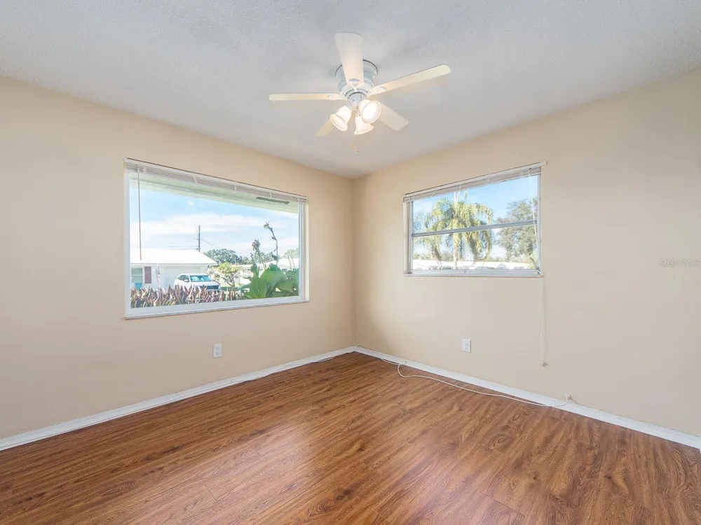 9157 140TH WAY Seminole, FL 33776