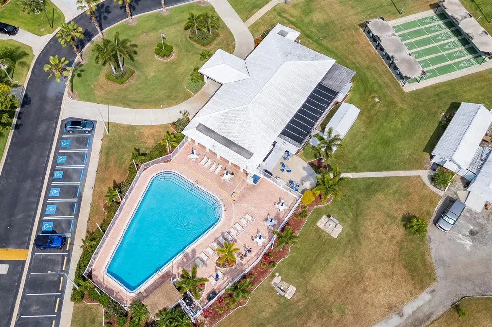 9157 140TH WAY Seminole, FL 33776