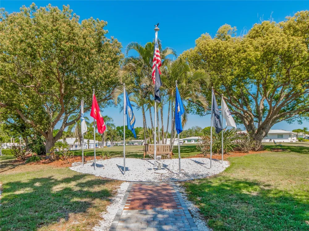 9157 140TH WAY Seminole, FL 33776