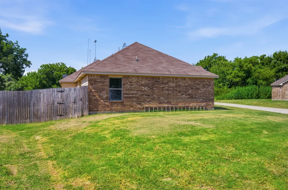 131 Sunburst Court Weatherford, TX 76087