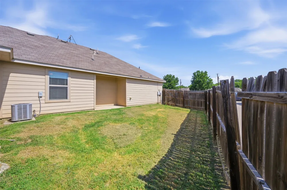 131 Sunburst Court Weatherford, TX 76087