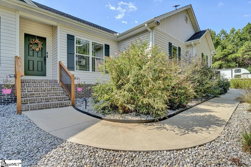 620 Daventon Road Honea Path, SC 29654