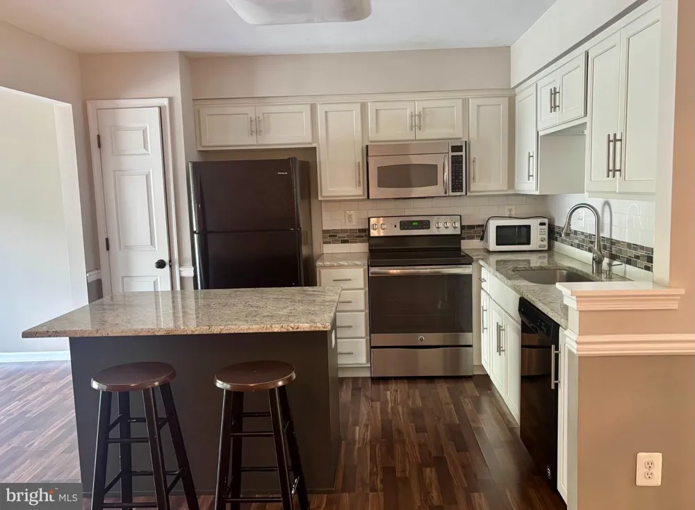 4606 JASMINE DRIVE Center, PA 18034