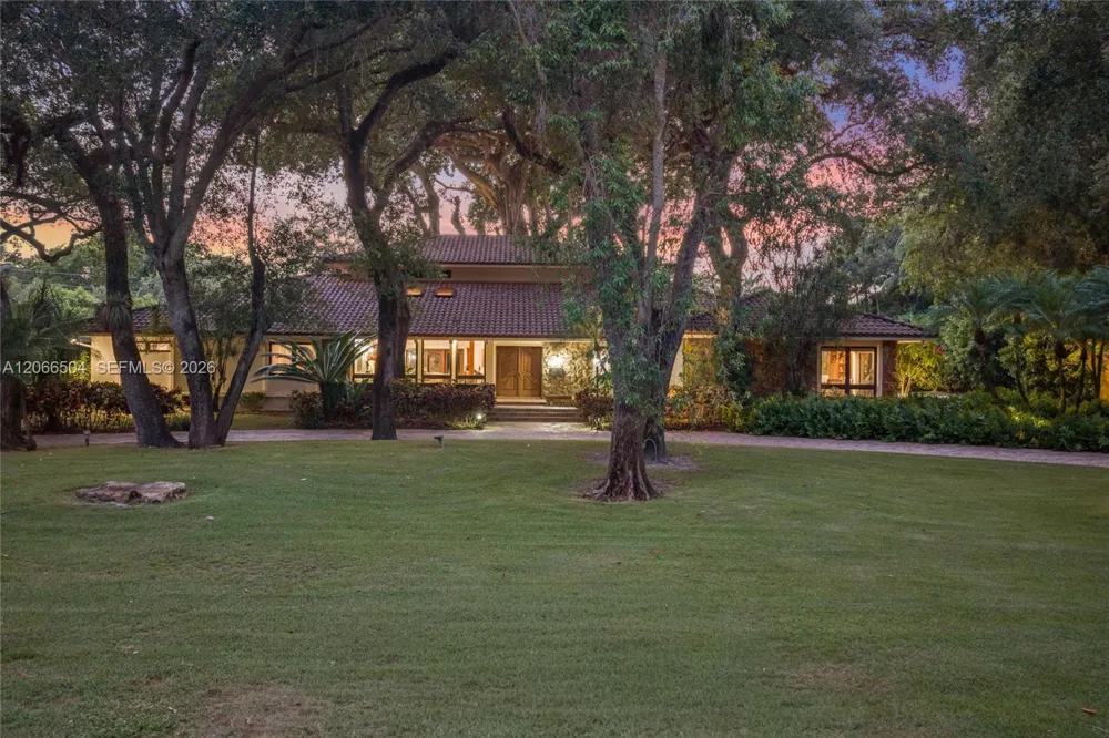 9490 Old Cutler Ln Coral Gables, FL 33156