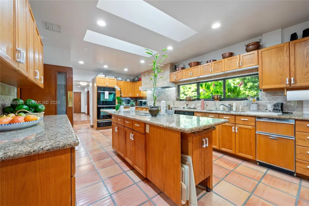 9490 Old Cutler Ln Coral Gables, FL 33156