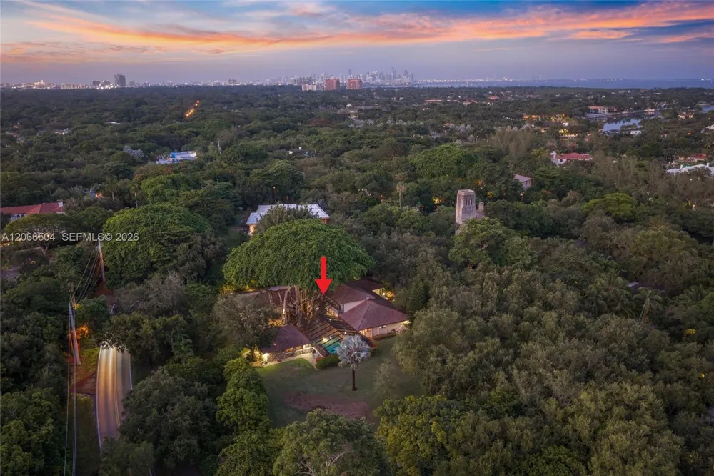 9490 Old Cutler Ln Coral Gables, FL 33156