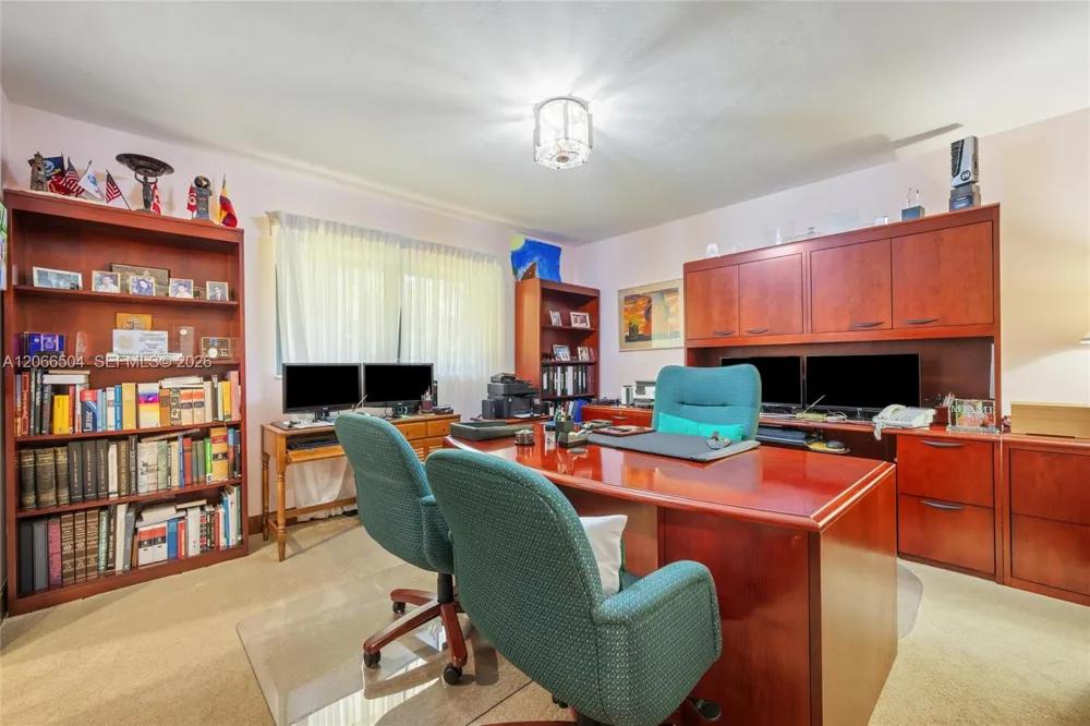 9490 Old Cutler Ln Coral Gables, FL 33156