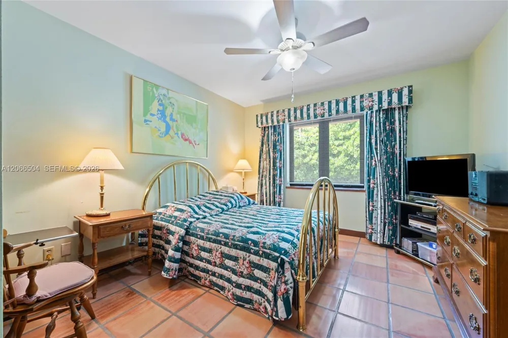9490 Old Cutler Ln Coral Gables, FL 33156