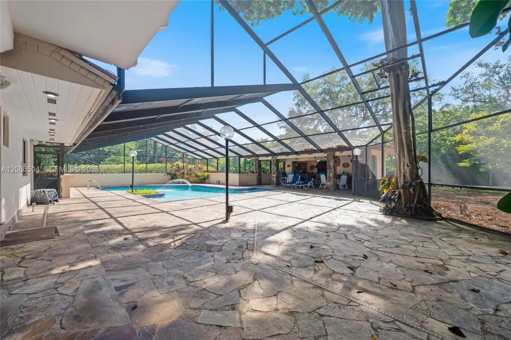 9490 Old Cutler Ln Coral Gables, FL 33156