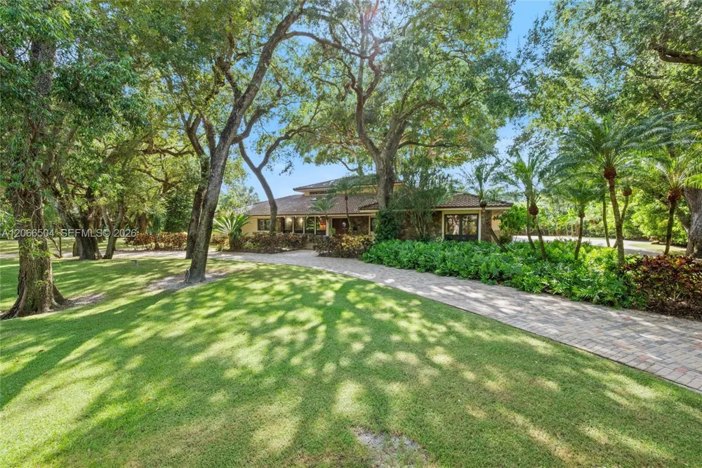 9490 Old Cutler Ln Coral Gables, FL 33156
