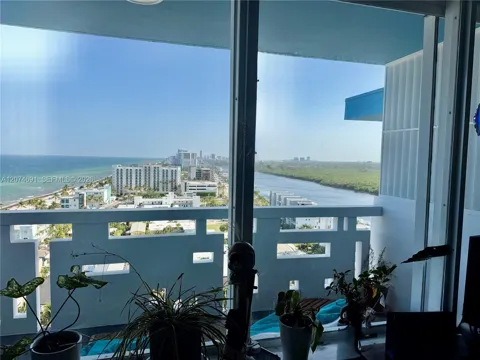 3111 Ocean Dr #1611