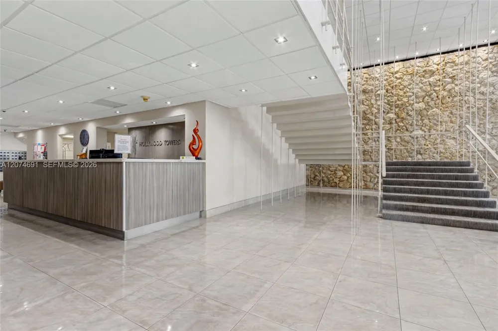 3111 Ocean Dr #1611 Hollywood, FL 33019