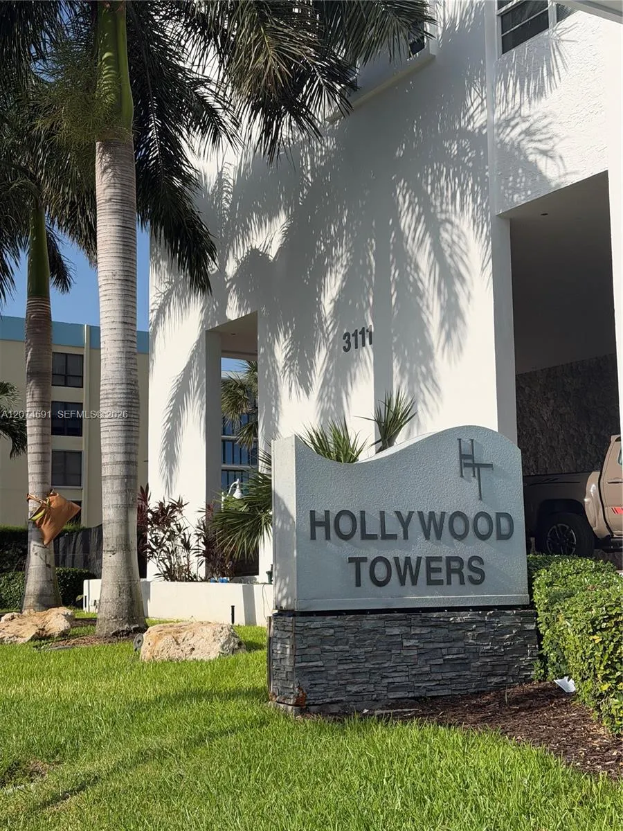3111 Ocean Dr #1611 Hollywood, FL 33019