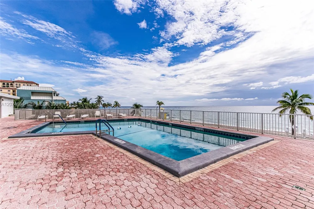 3111 Ocean Dr #1611 Hollywood, FL 33019