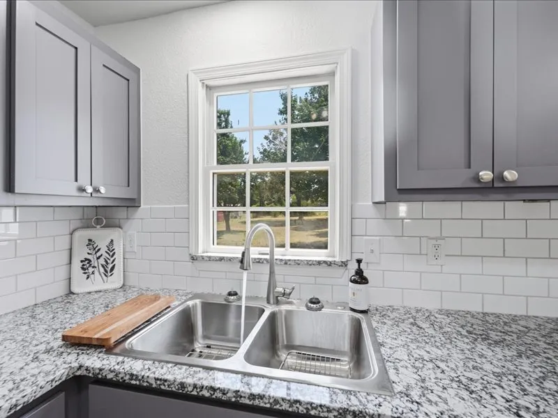 102 W 43rd Street S Sand Springs, OK 74063