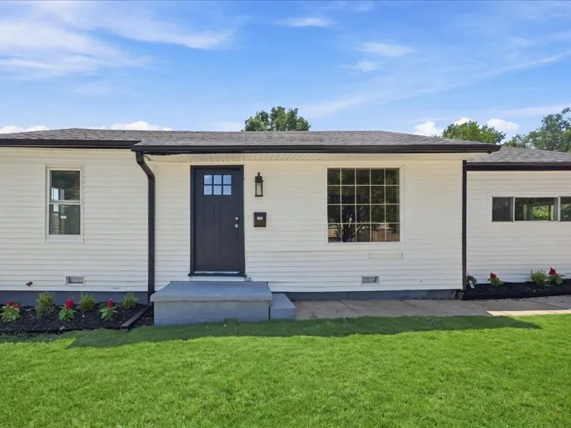 102 W 43rd Street S Sand Springs, OK 74063