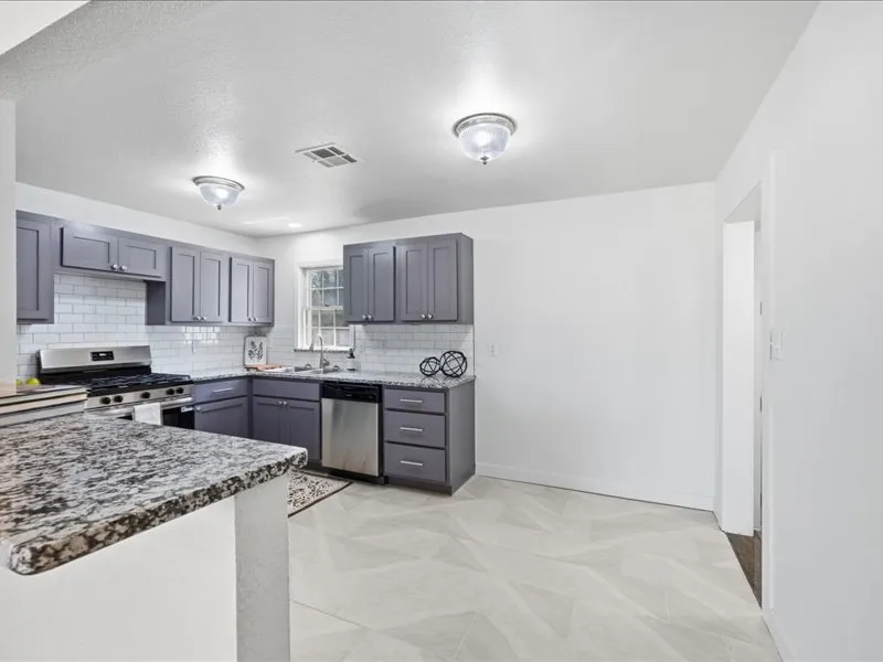 102 W 43rd Street S Sand Springs, OK 74063