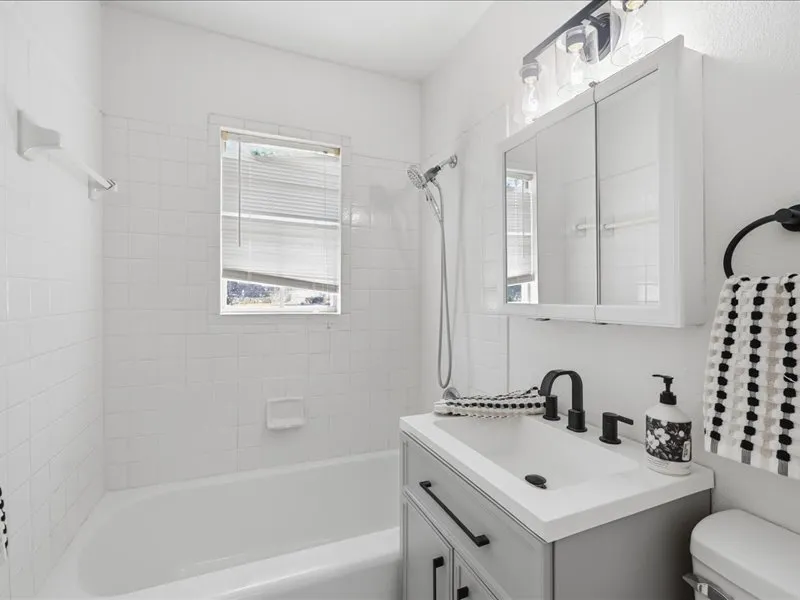 102 W 43rd Street S Sand Springs, OK 74063