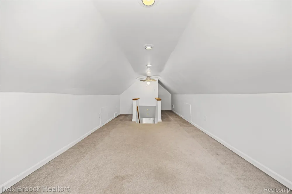 20240 Hollywood Street Harper Woods City, MI 48225