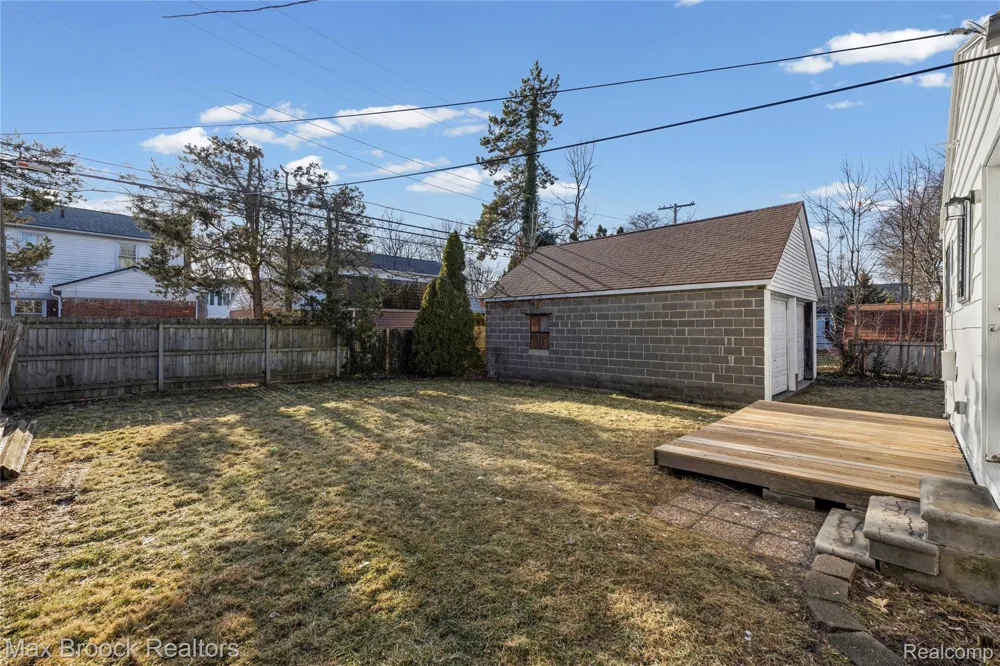 20240 Hollywood Street Harper Woods City, MI 48225