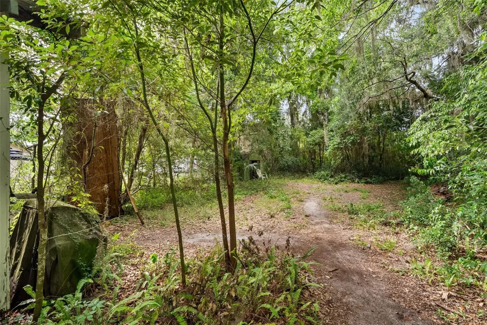 512 NW 9TH AVENUE Gainesville, FL 32601