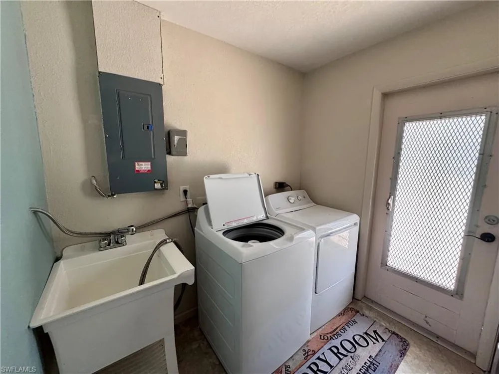 22215 Oneida Avenue Port Charlotte, FL 33952