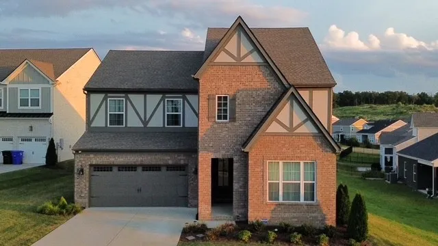 1806 Ableson Way Columbia, TN 38401