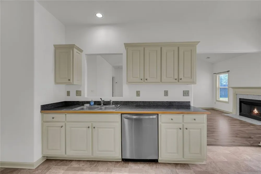 1412 Silvergate Way Winder, GA 30680