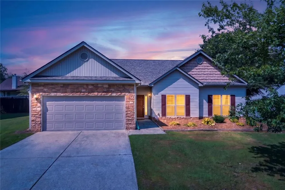 1412 Silvergate Way Winder, GA 30680