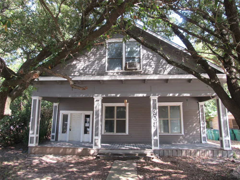 907 E Texas Avenue Mart, TX 76664