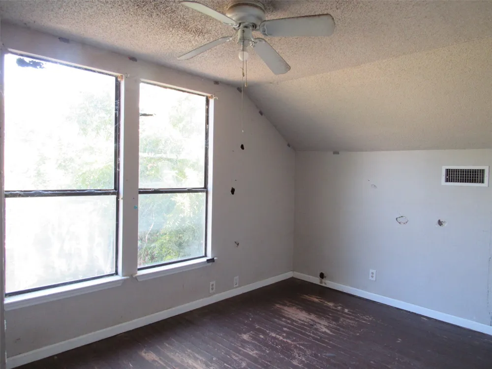 907 E Texas Avenue Mart, TX 76664