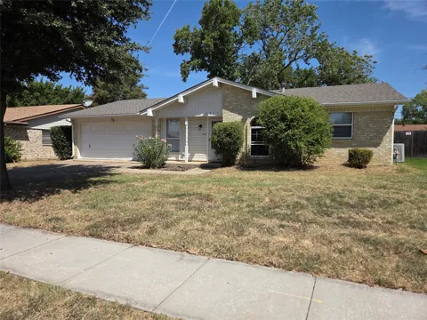 5913 Whispering Lane