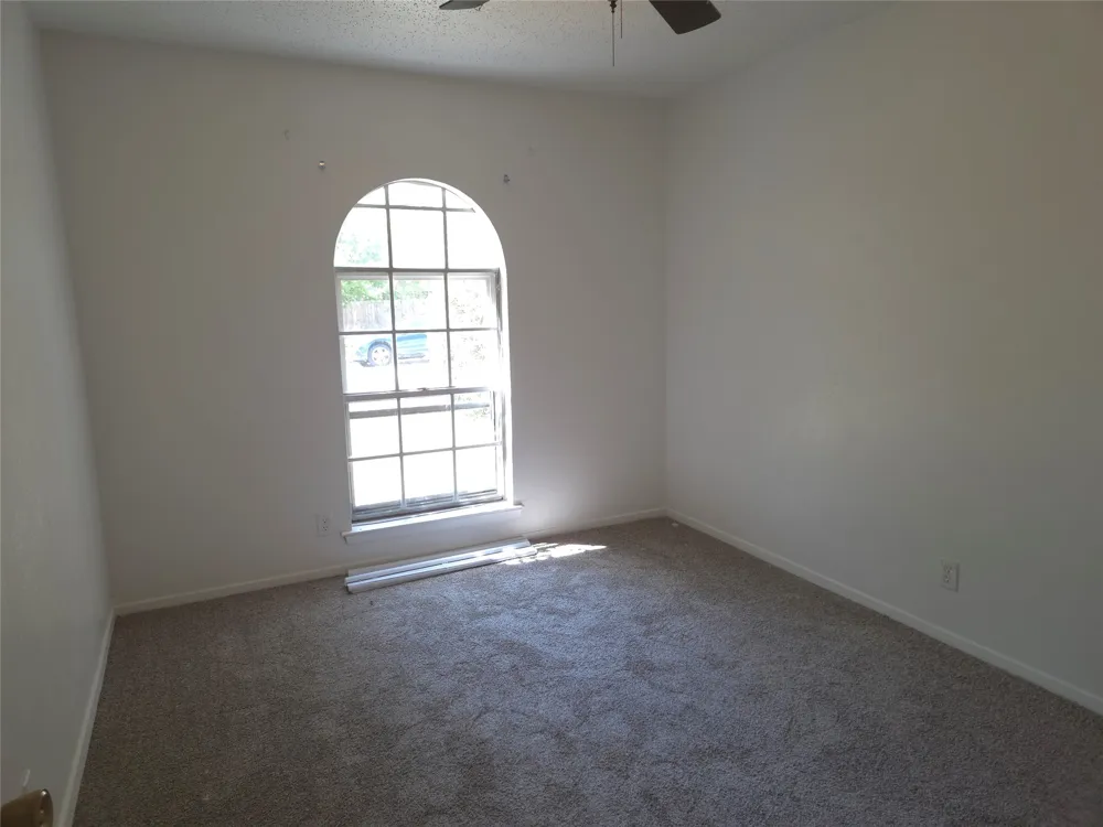 5913 Whispering Lane Watauga, TX 76148