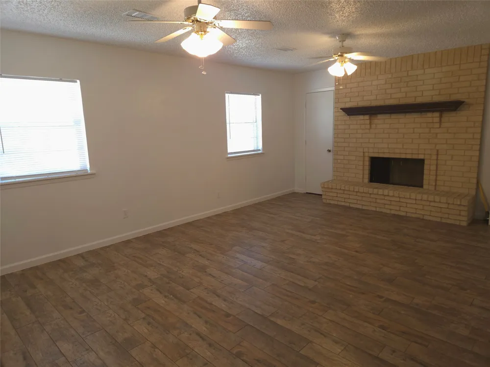 5913 Whispering Lane Watauga, TX 76148