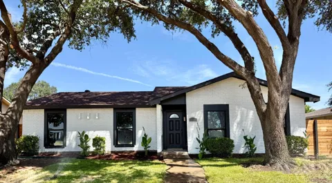 1810 Sandra Lane