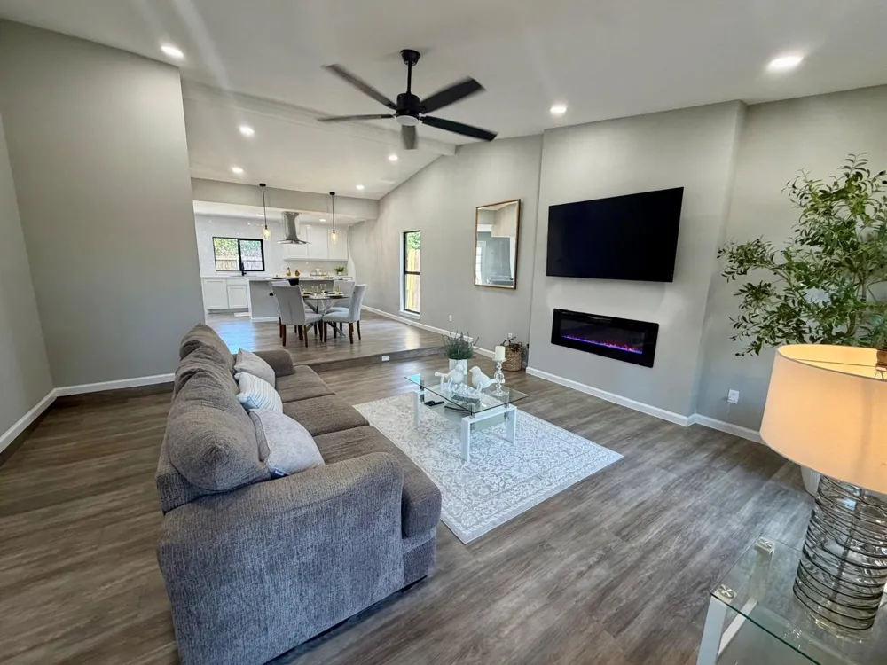 1810 Sandra Lane Grand Prairie, TX 75052