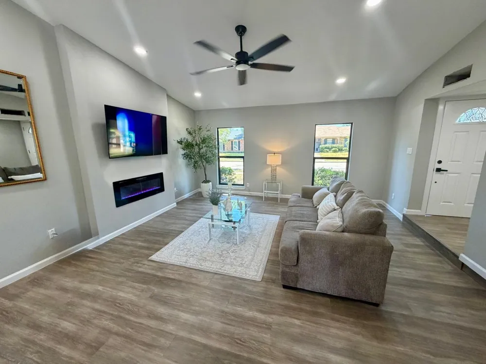 1810 Sandra Lane Grand Prairie, TX 75052