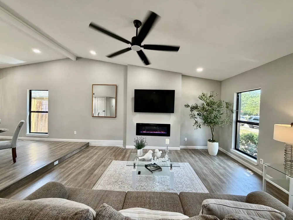 1810 Sandra Lane Grand Prairie, TX 75052