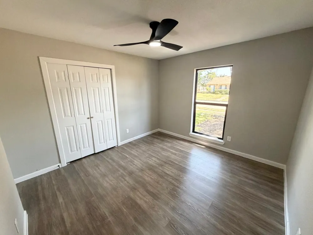 1810 Sandra Lane Grand Prairie, TX 75052