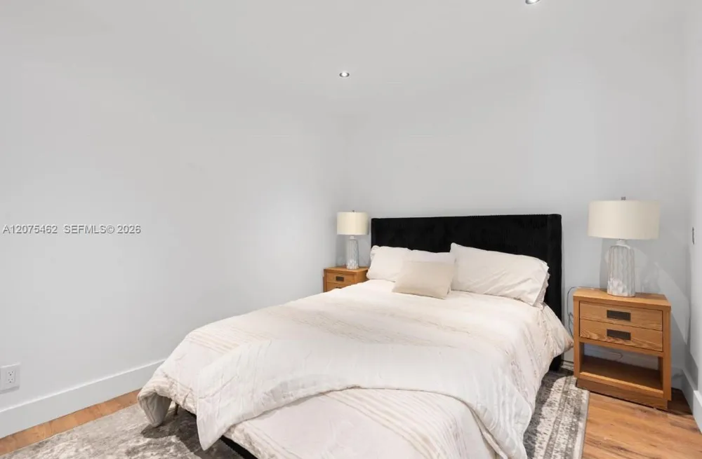 309 SE 3rd Ave #309 Hallandale Beach, FL 33009