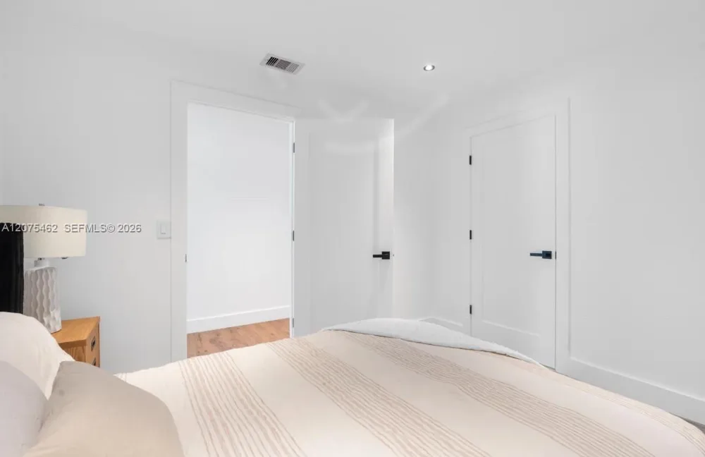 309 SE 3rd Ave #309 Hallandale Beach, FL 33009