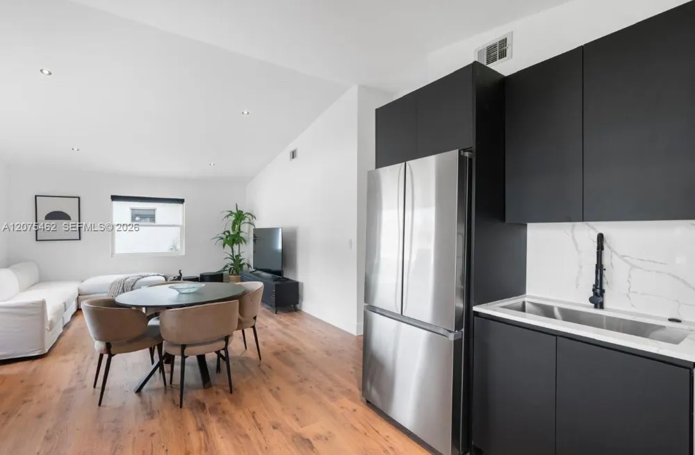 309 SE 3rd Ave #309 Hallandale Beach, FL 33009