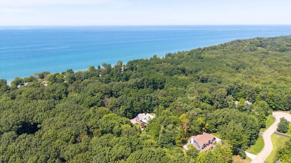 6927 Old Owl Drive Fennville, MI 49408